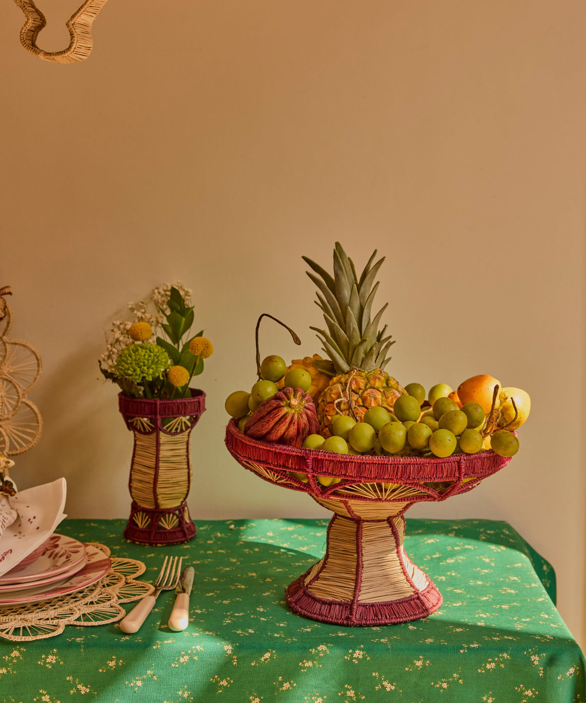 Deco Pedestal Fruit Bowl | Handwoven Iraca Palm, Marsala