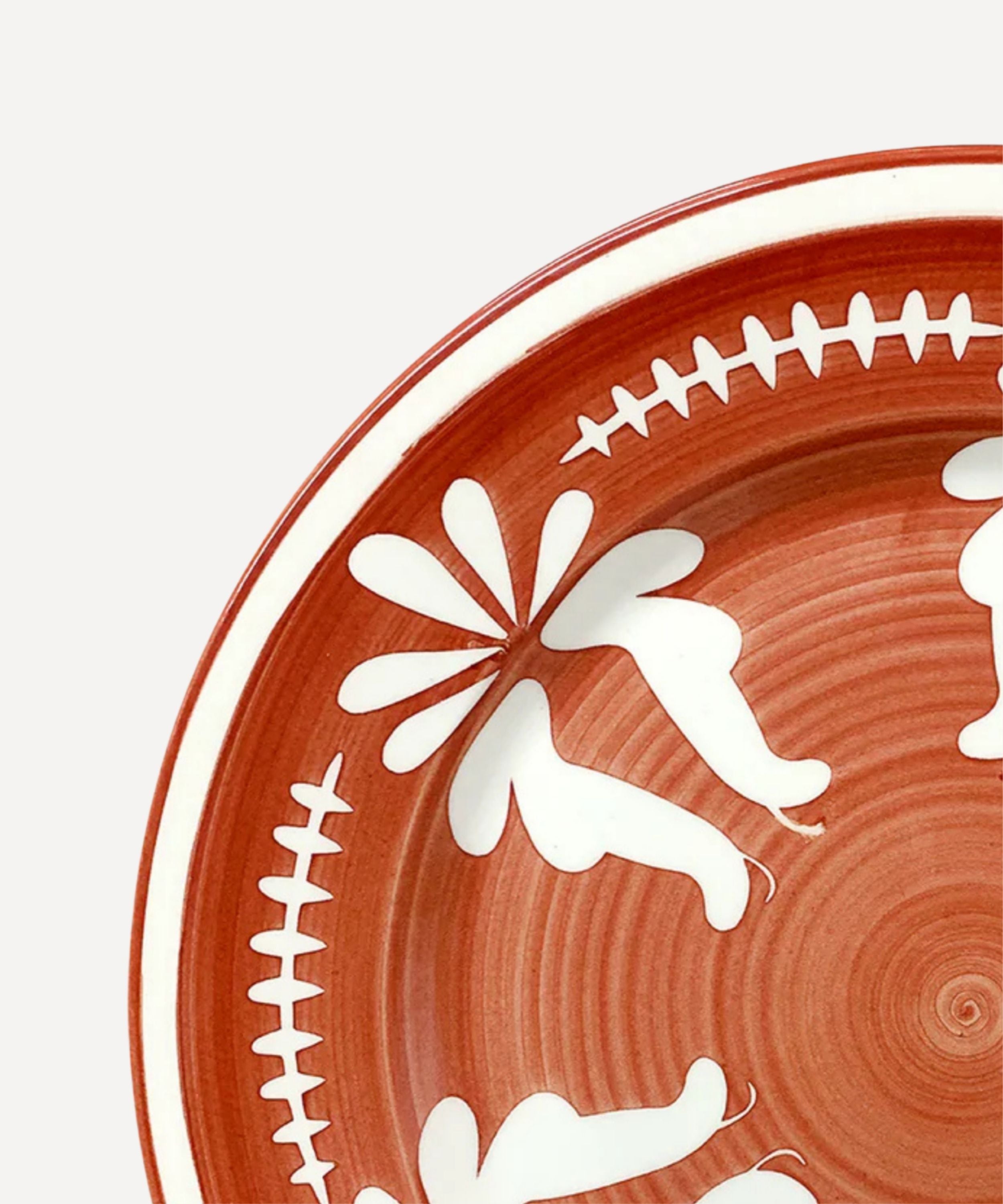 Flor Dinner Plate, Rust Red