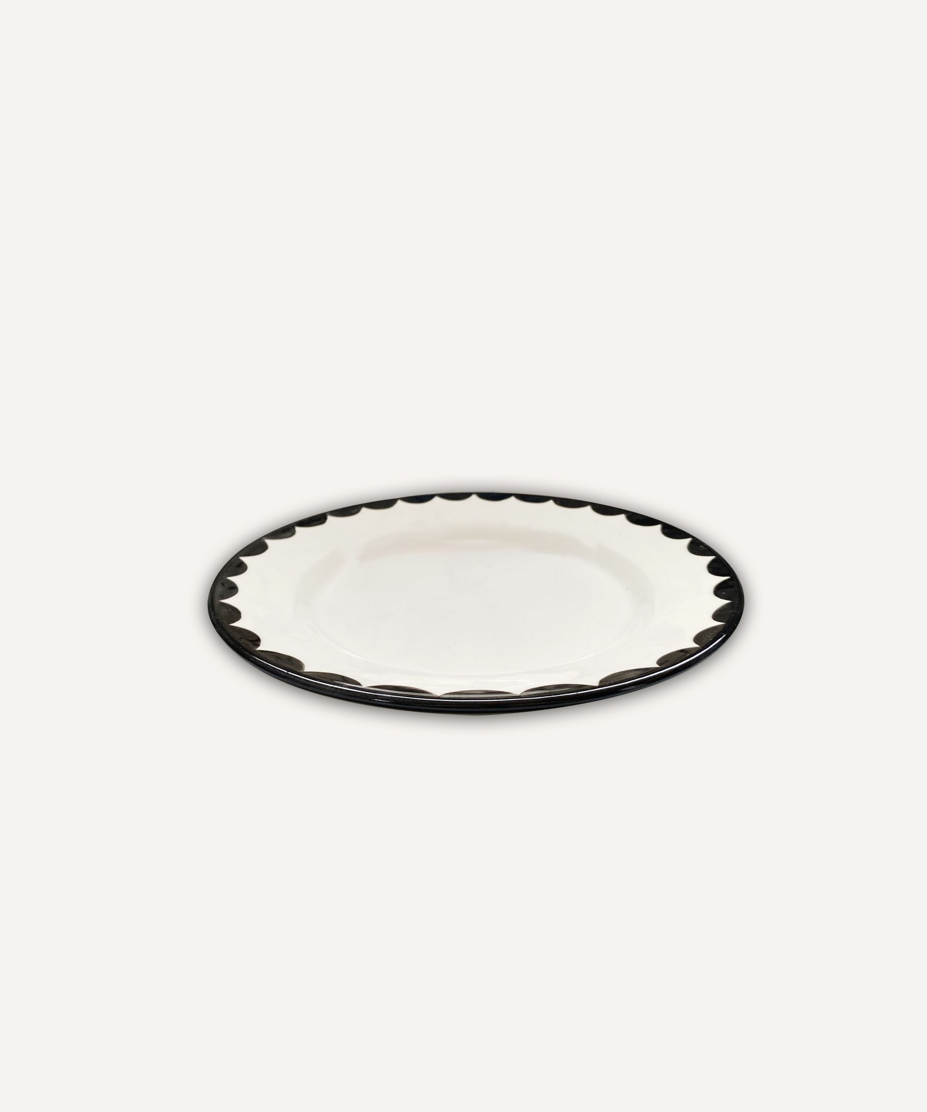 Hand-painted Cascos side plate in Jet Black, Magdalena scalloped design, Carmen del Viboral