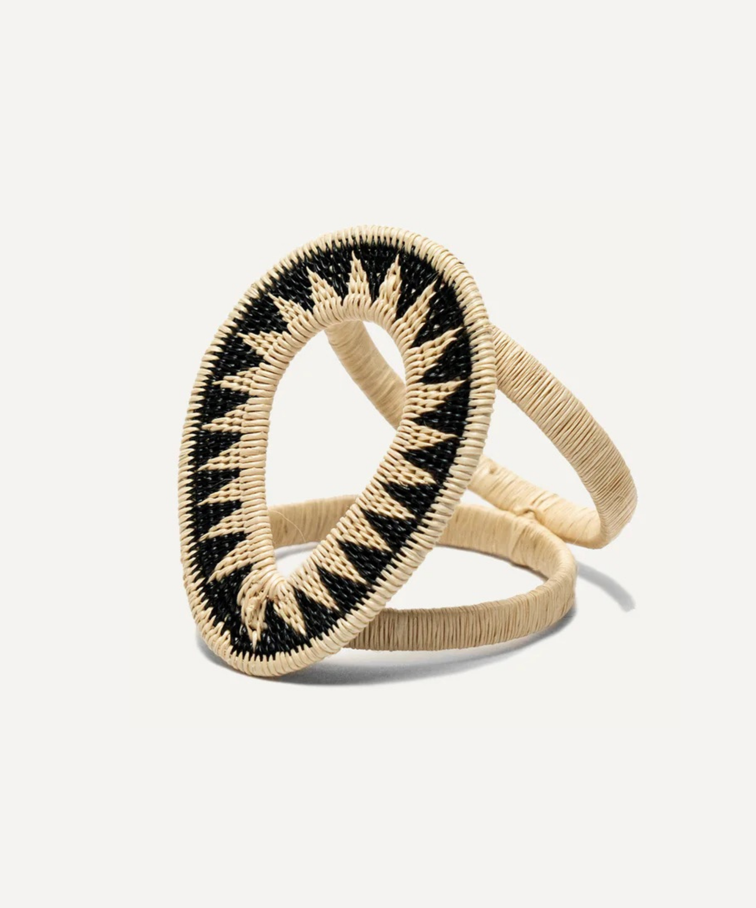 Gota Werregue Napkin Ring, Black