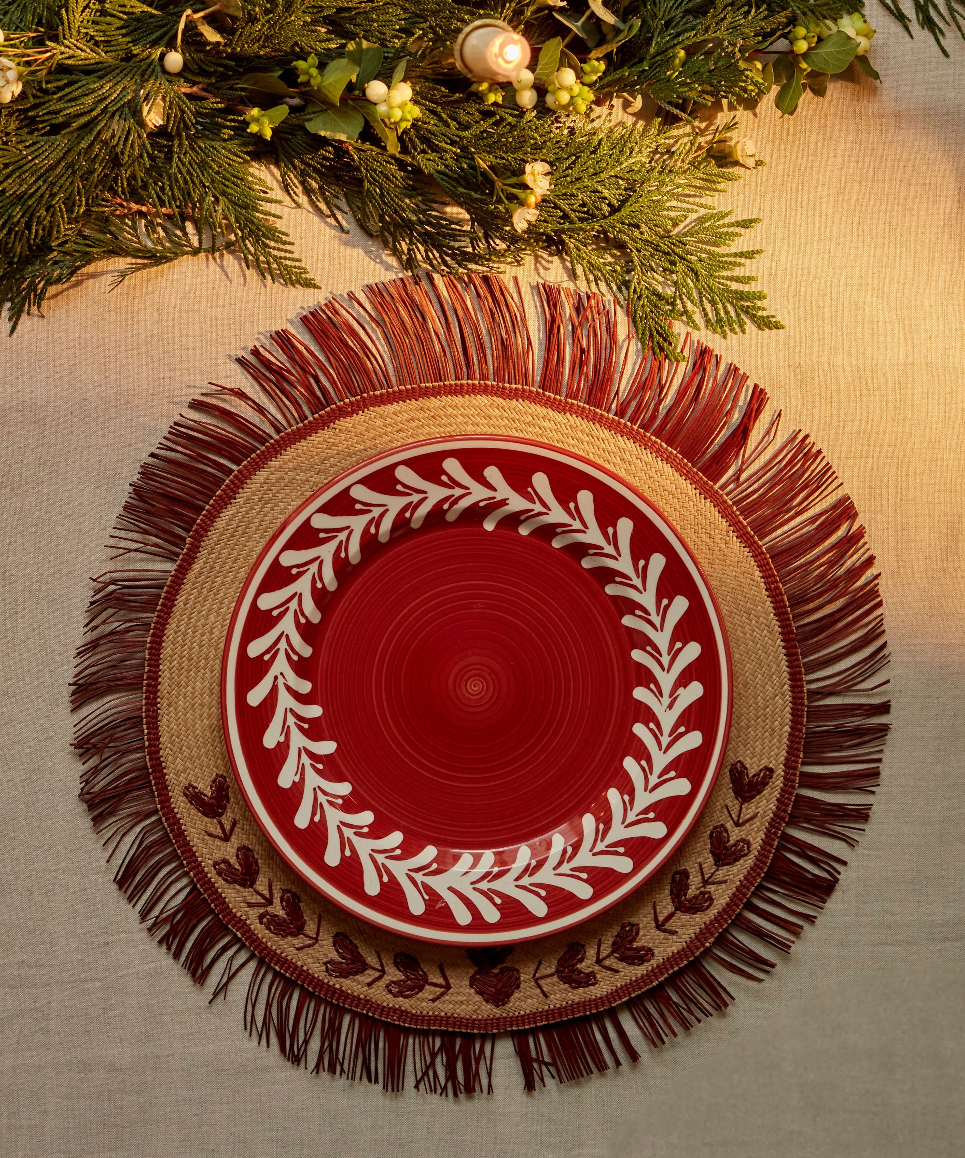 Dark Helecho Dinner Plate, Rust red
