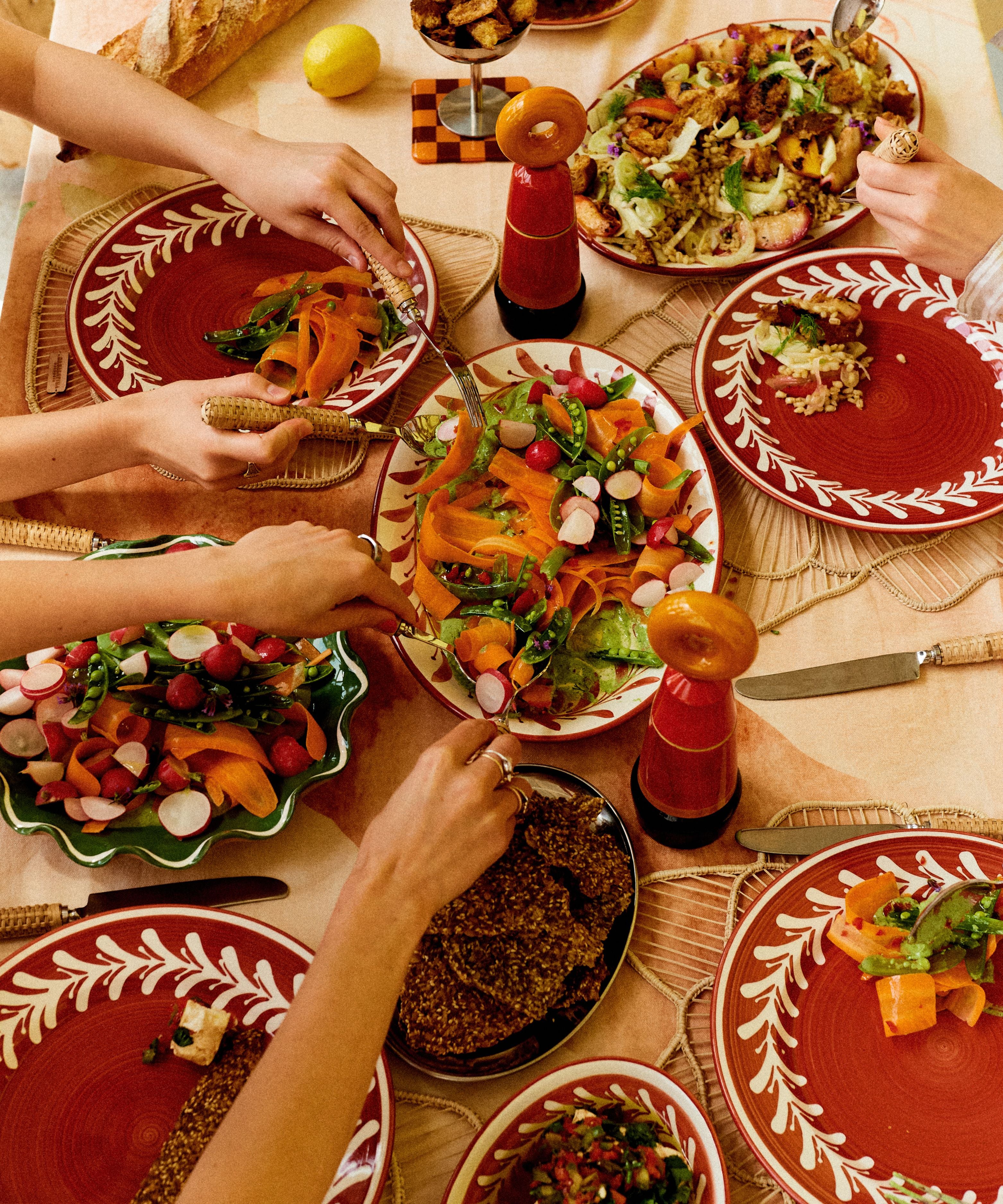 Dark Helecho Side Plate, Rust Red