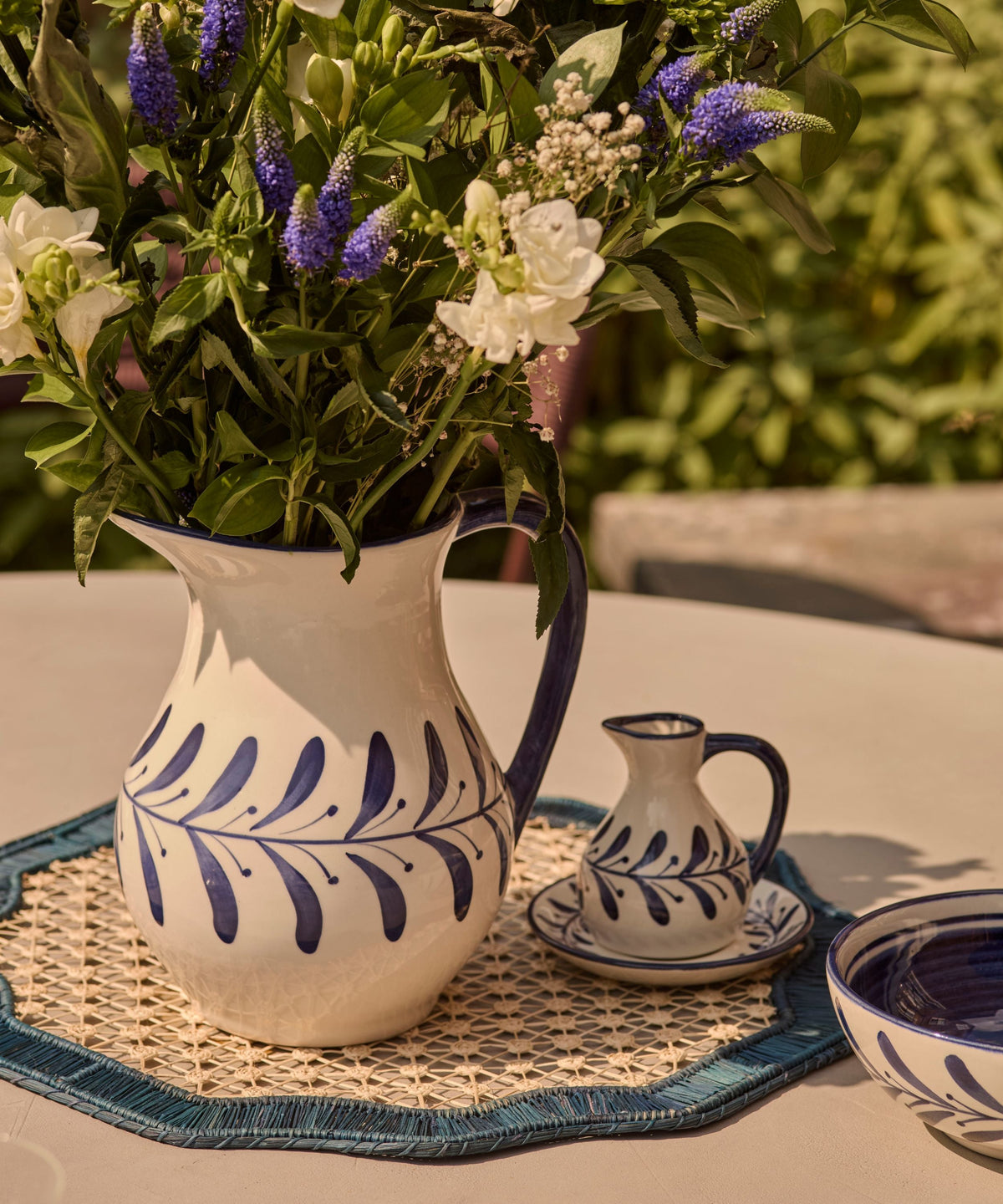 Deep Blue Helecho jug with freehand fern wreath, hand-painted ceramic