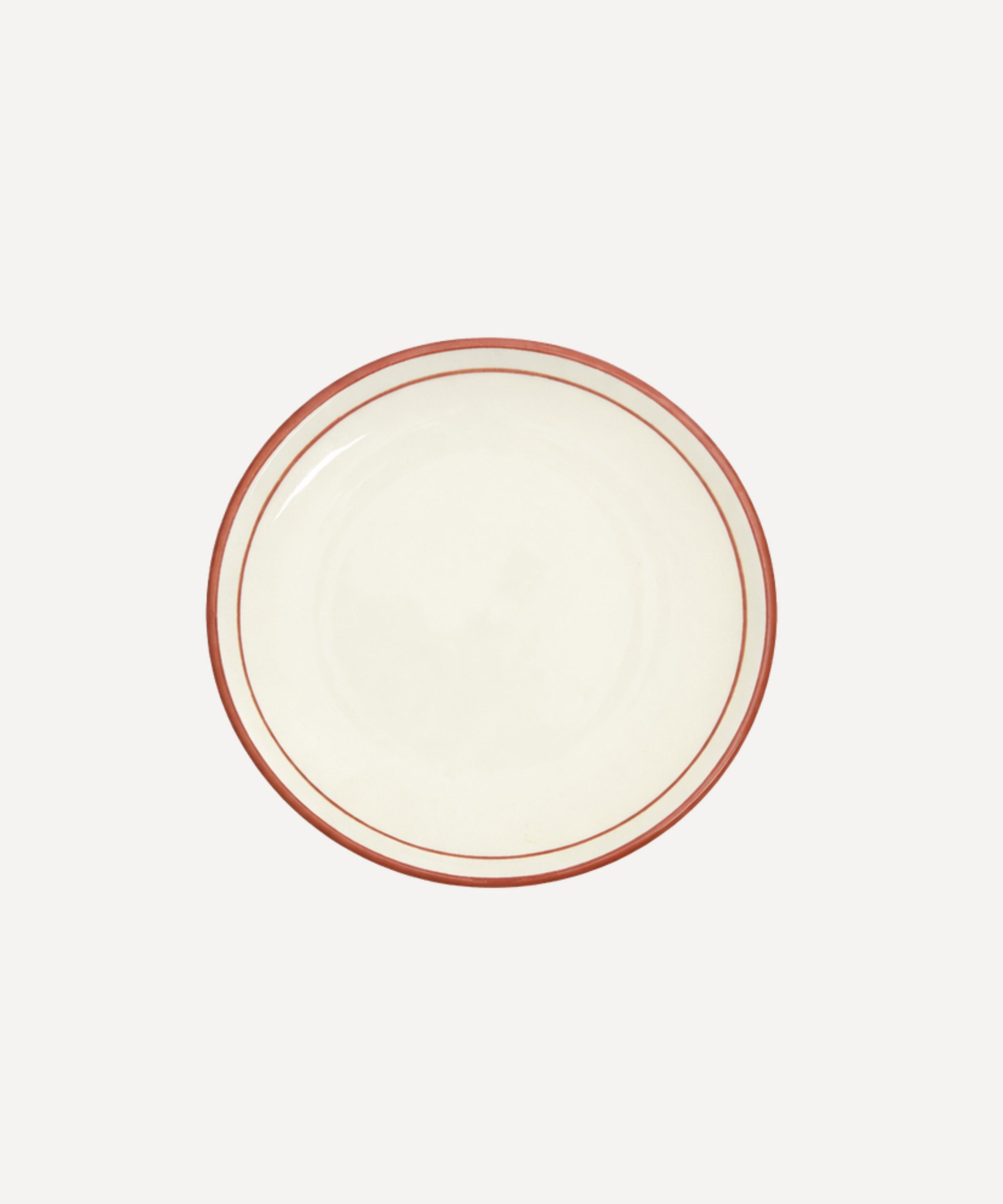 Rim Bread Plate in Rust Red — hand-painted rimmed ceramic from Carmen del Viboral, Colombia.