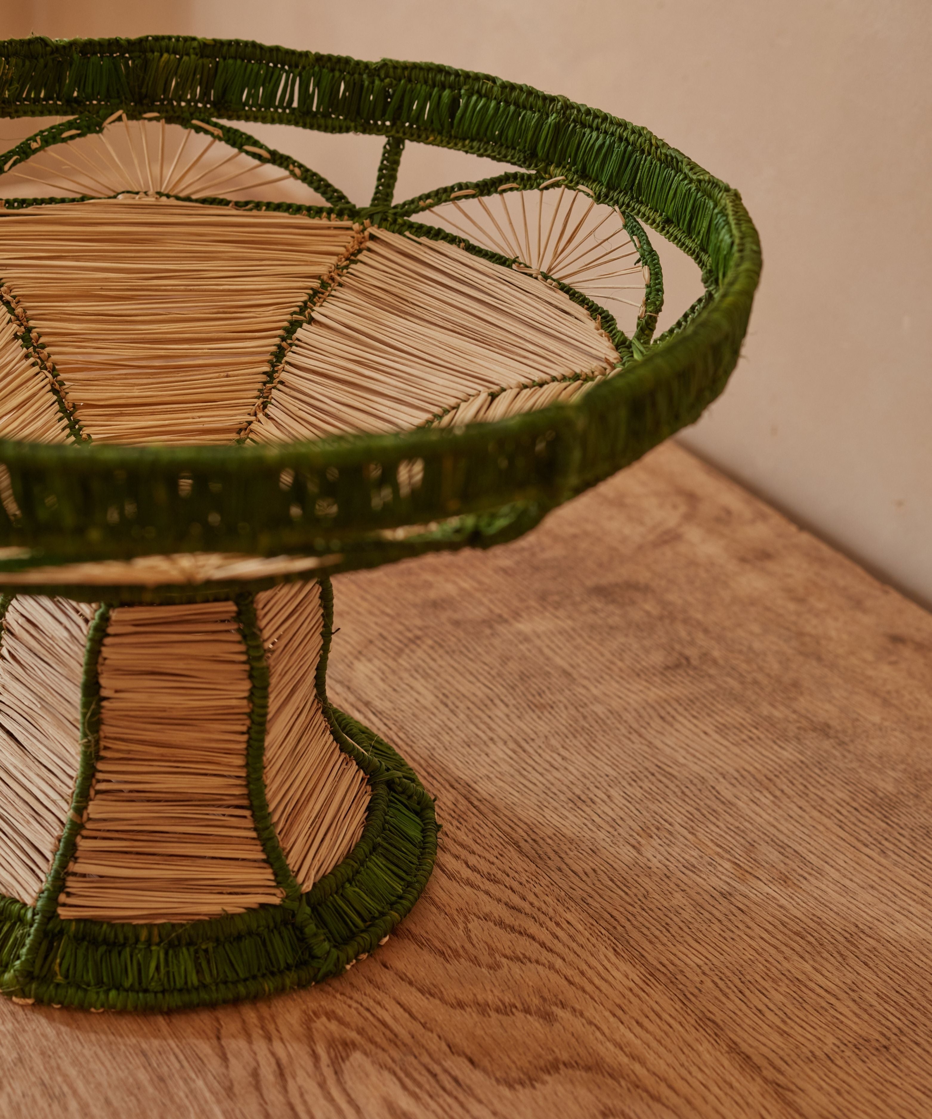 Deco Pedestal Fruit Bowl, Green