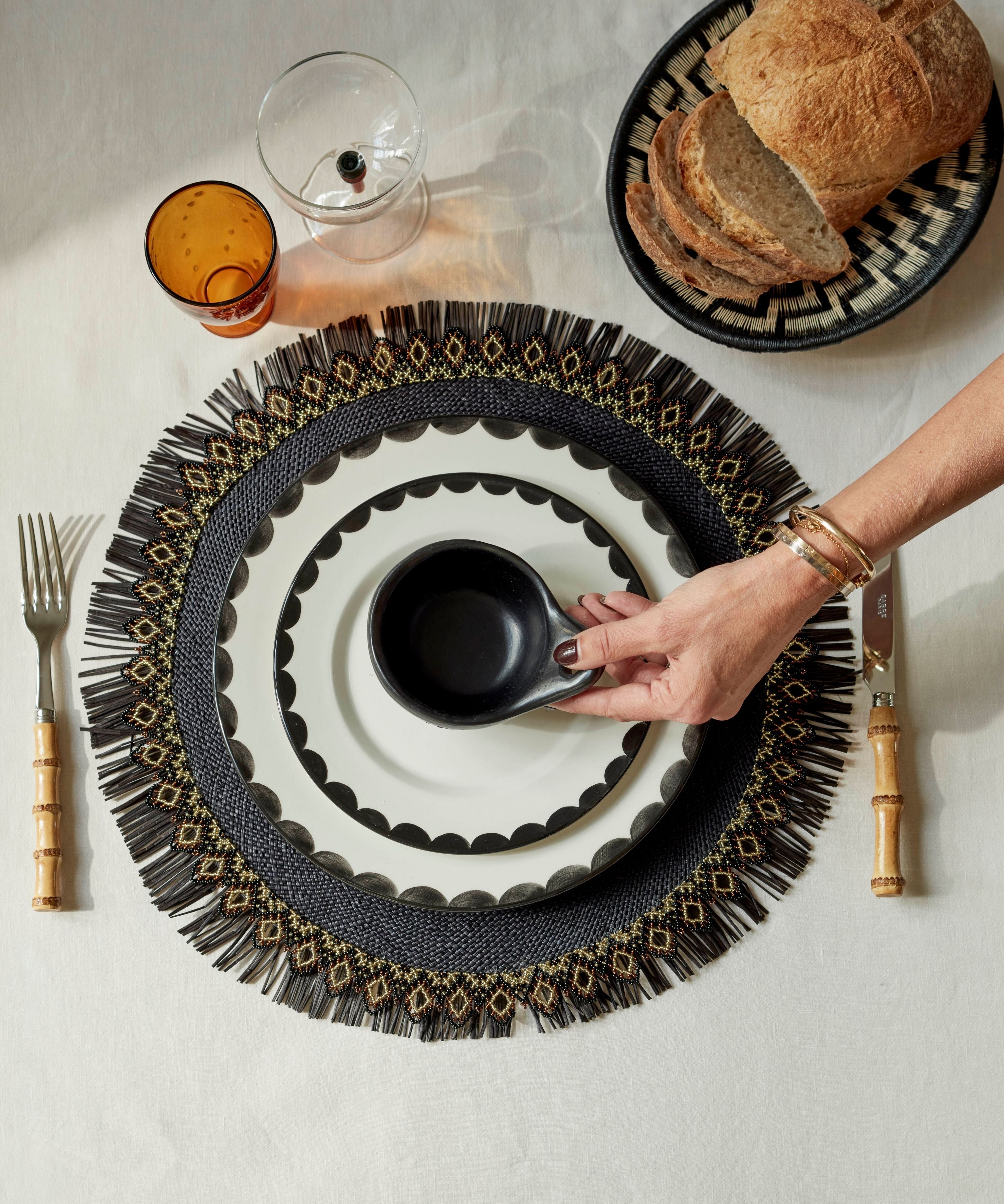 Cascos Dinner Plate, Jet Black