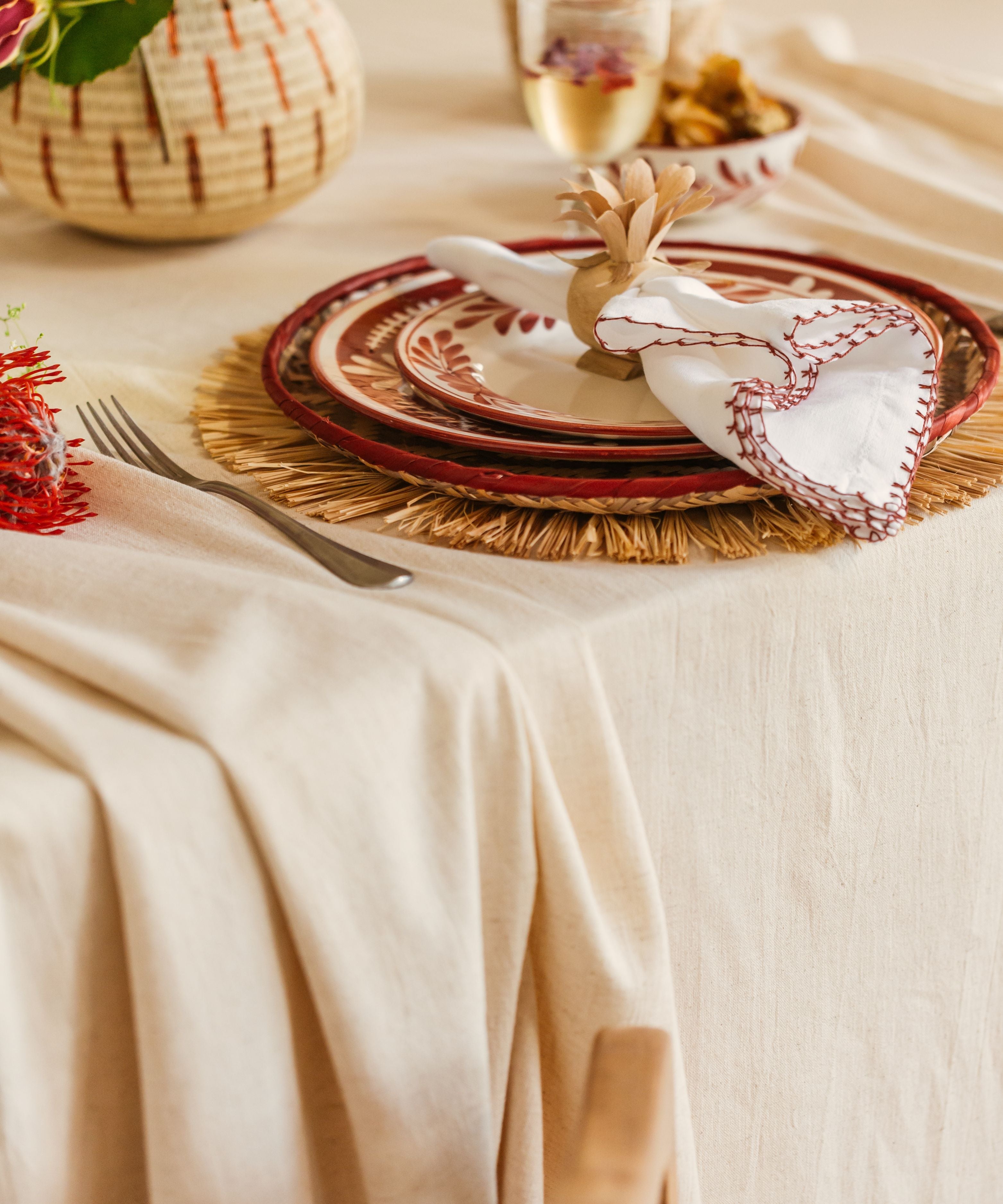 Flor Dinner Plate, Rust Red