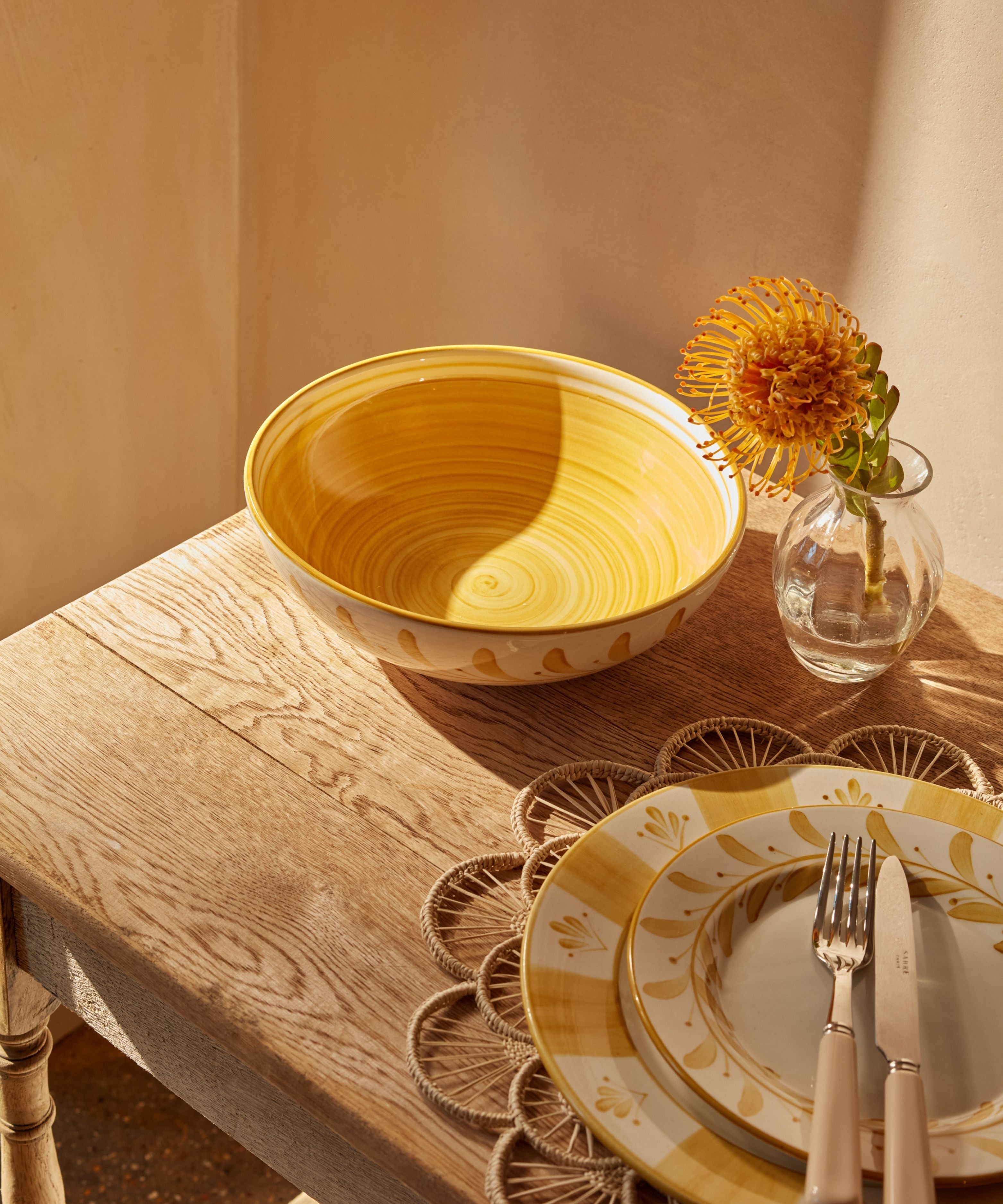 Flor de Lis Dinner Plate, Golden Yellow
