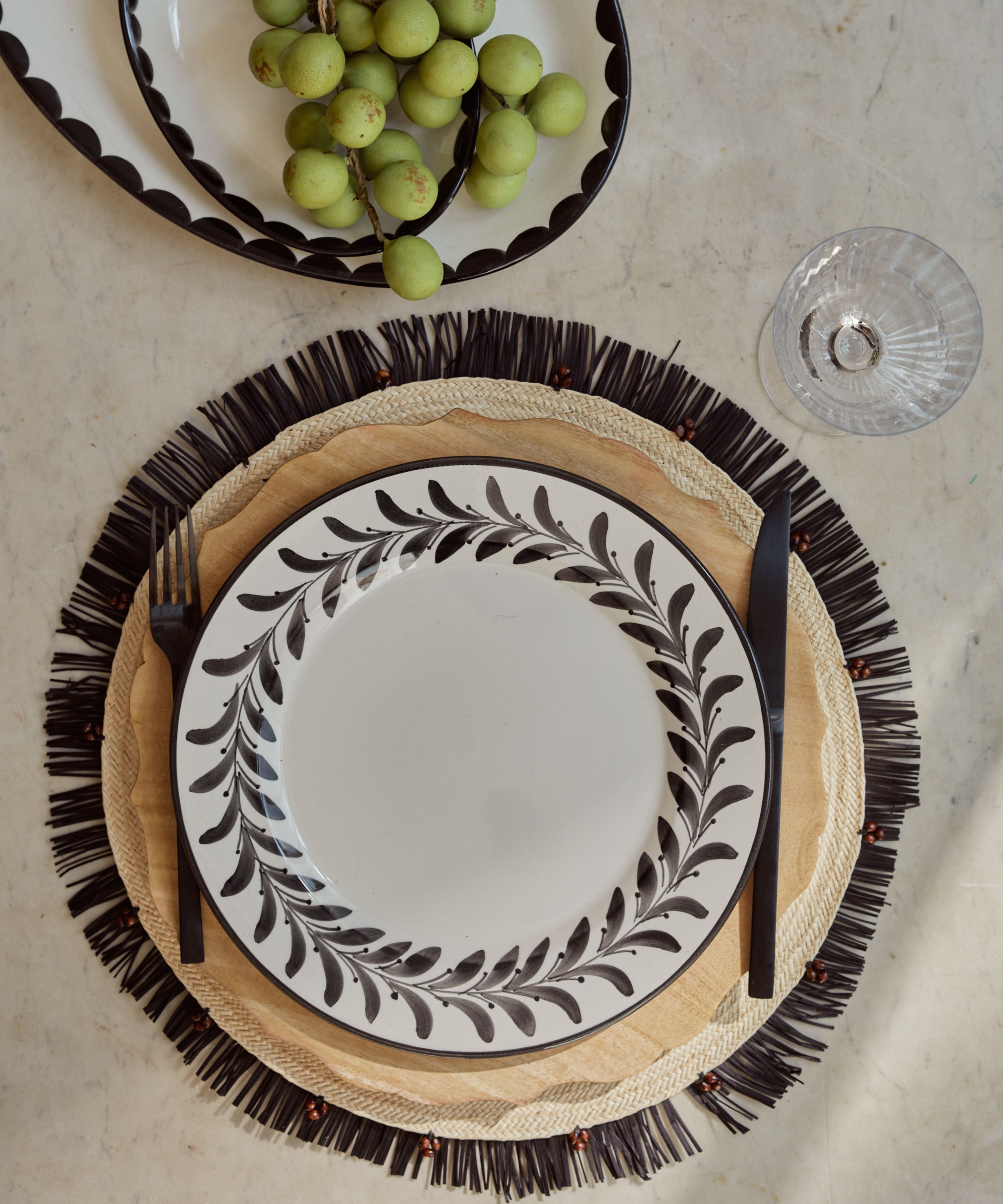 Helecho Dinner Plate, Jet Black