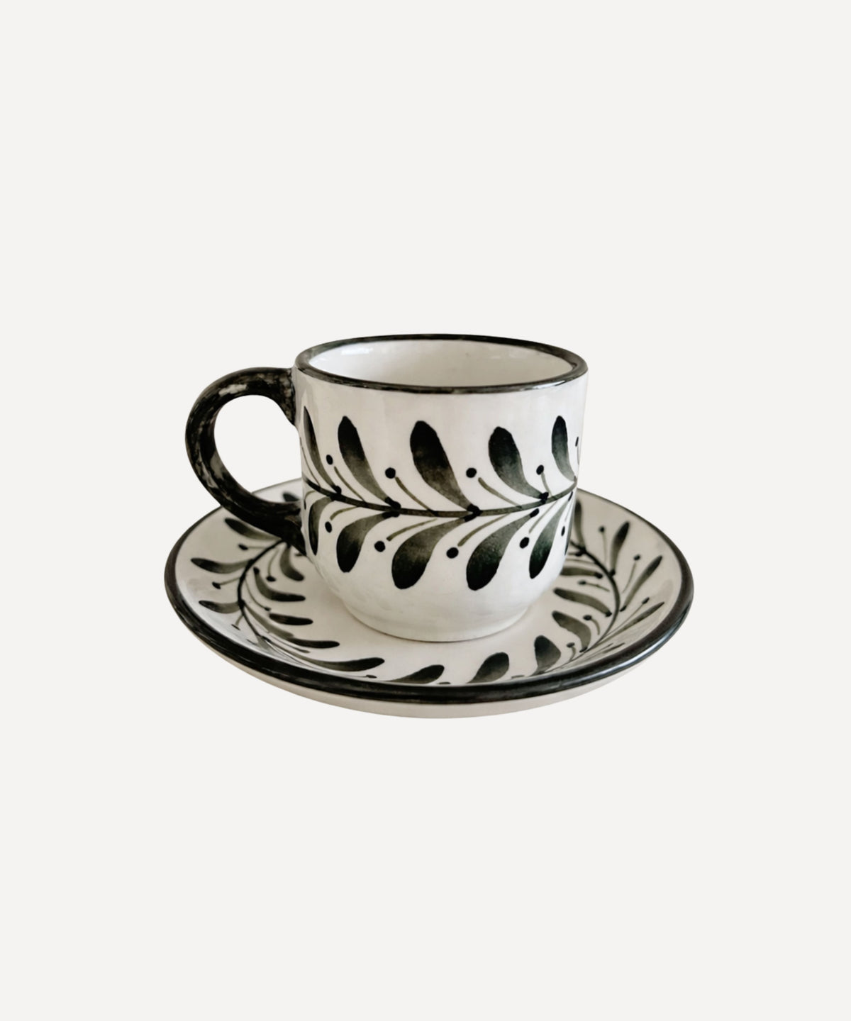 Helecho Coffee Cup | Hand-Painted Fern Wreath Ceramic, Jet Black