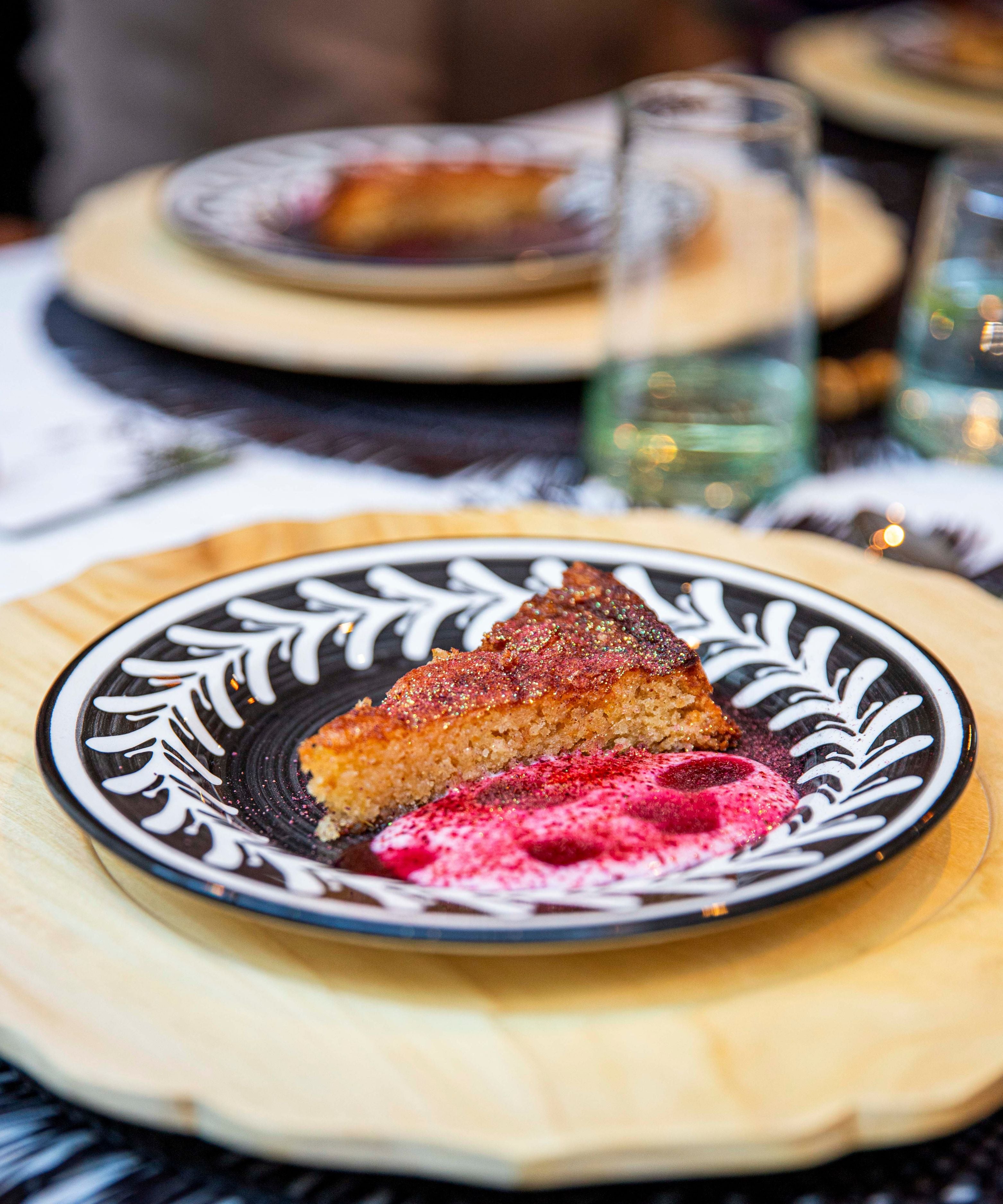 Dark Helecho Side Plate, Jet Black