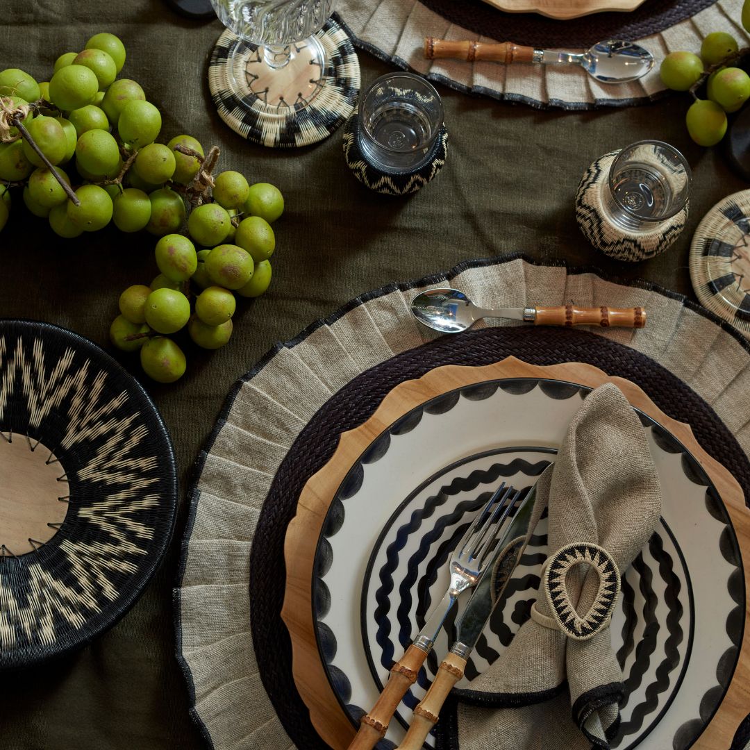 Arandela Iraca and Linen Placemats - Sand